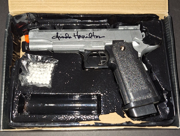Linda Hamilton autographed G6 airsoft Beckett COA