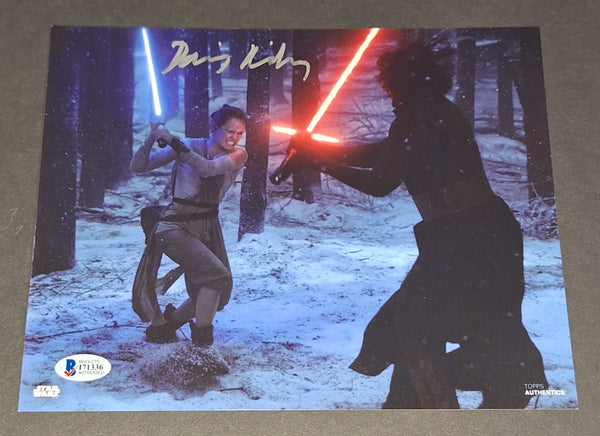 Daisy Ridley autographed 8x10 Beckett Witness COA