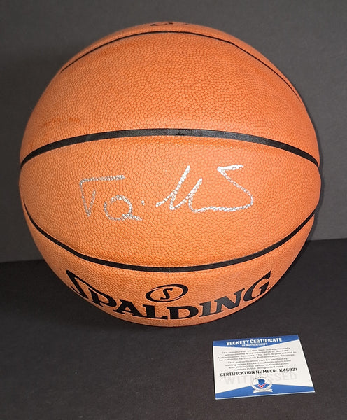 Toni Kokoc autographed basketball Beckett Witness COA