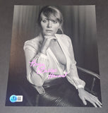 Bryce Dallas Howard Signed Autographed 8x10 Beckett COA