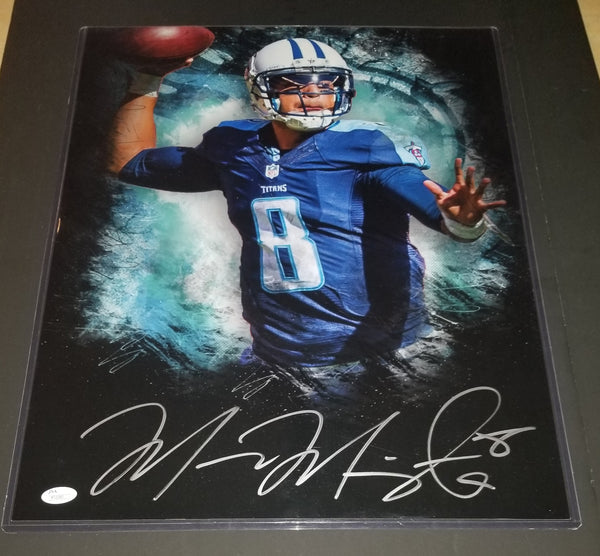 Marcus Mariota autographed 16x20 JSA COA