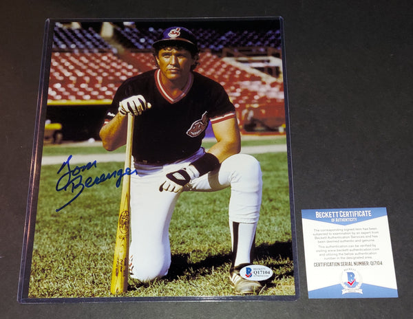 Tom Berenger autographed 8x10 Beckett COA